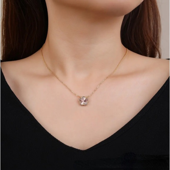 5 point Black Flower Pendant necklace - Picture 2 of 2